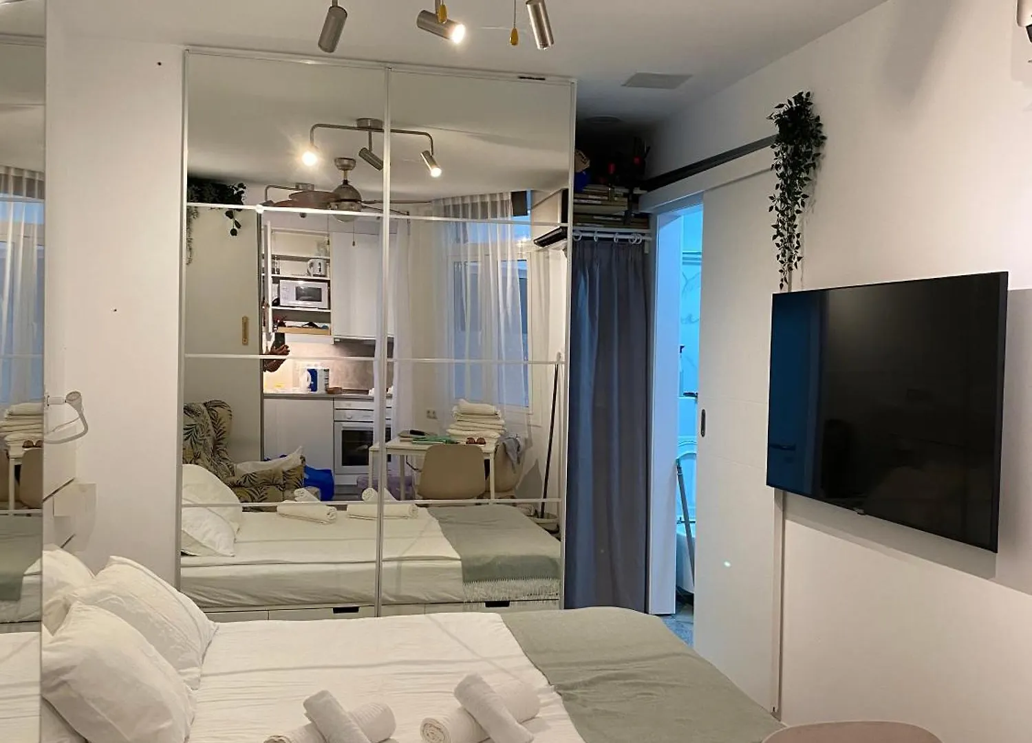 Sombrita Del Sol Studio Interior Las Palmas de Gran Canaria