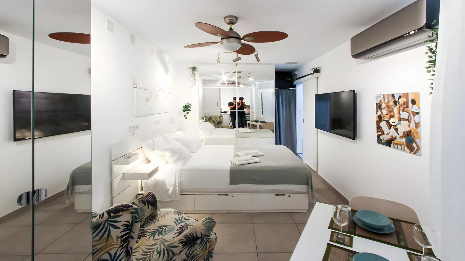 Sombrita Del Sol Studio Interior Las Palmas de Gran Canaria
